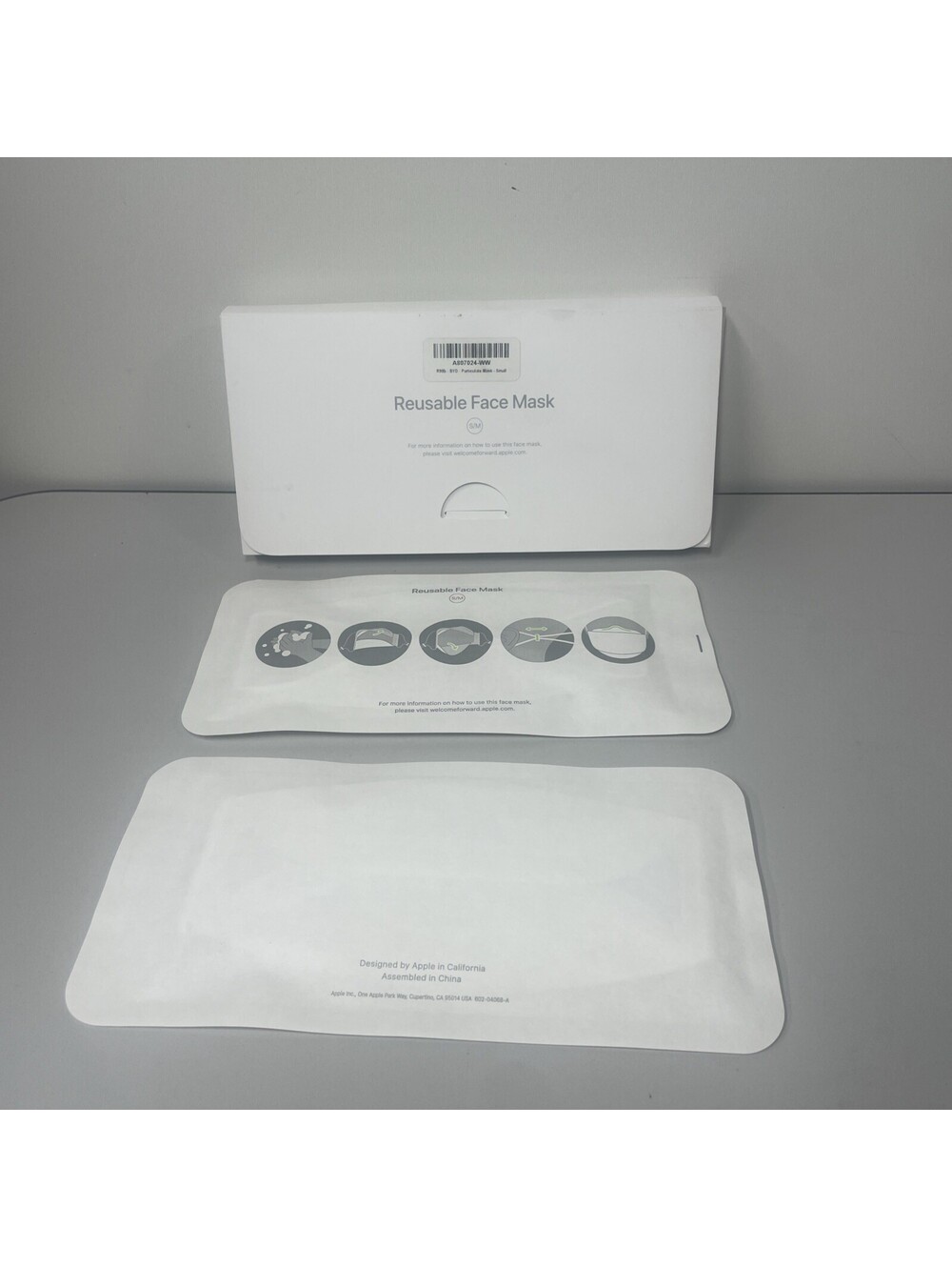 Apple Reusable Face Masks 2020 Super Rare Size S/M MHJV3G/A